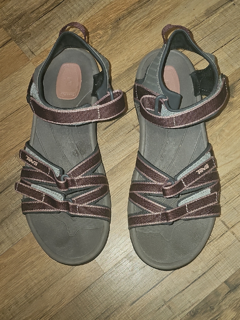 Teva Tirra Purple Womens Strappy Sport Sandels Size 9